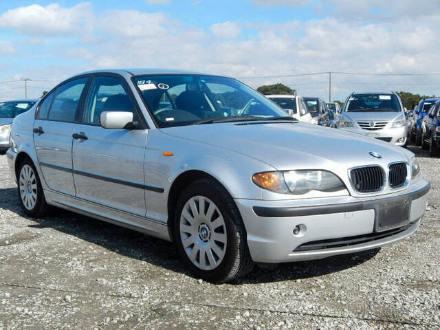 BMW 318i (3 SERIES)