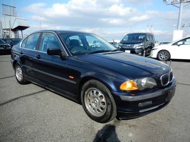 BMW 320i (3 SERIES)
