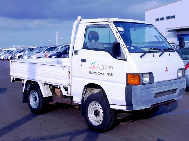 Mitsubishi delica truck