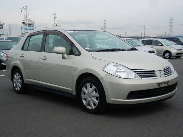 NISSAN TIIDA LATIO