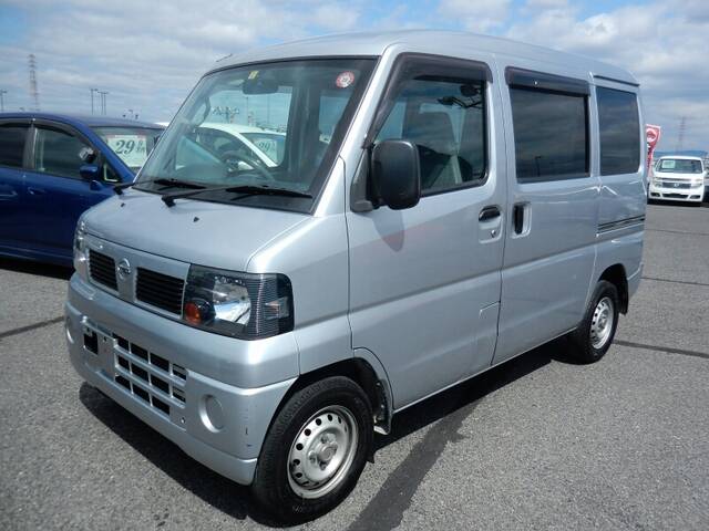 Nissan clipper van