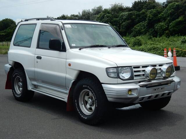 MITSUBISHI PAJERO (MONTERO) ROOKIE