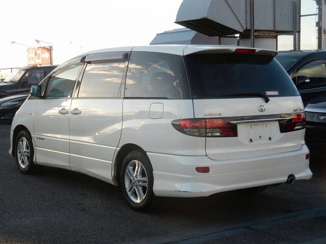 задний фонарь toyota estima aeras 2004 задний фонарь toyota estima aeras 2004