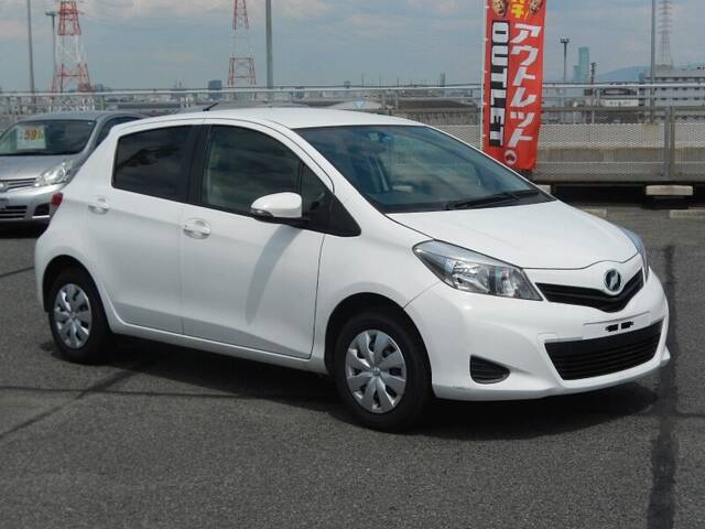 TOYOTA VITZ (YARIS) F