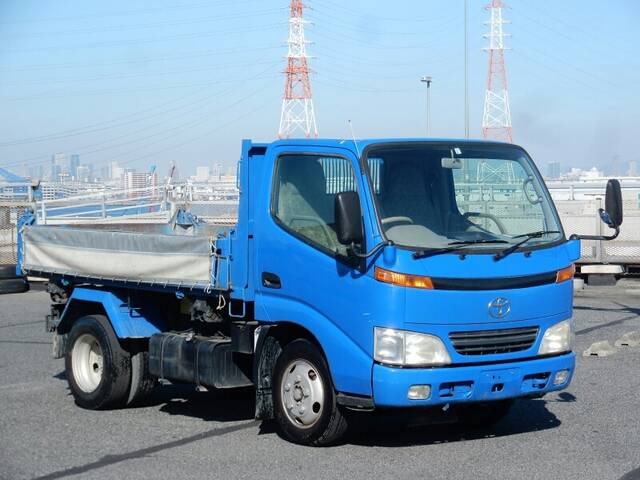 TOYOTA DYNA