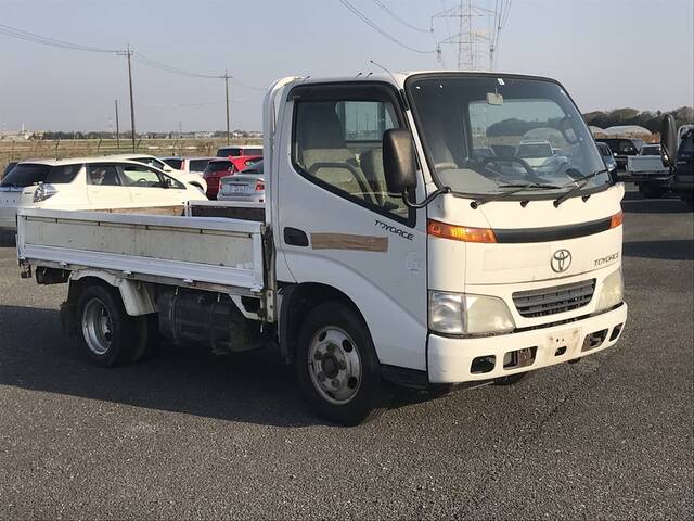 Грузовик toyota toyoace
