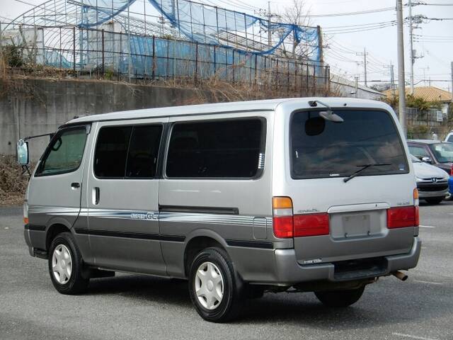 toyota hiace 2004 price