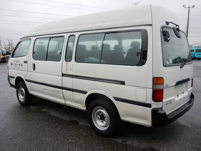 toyota hiace 15 seater price