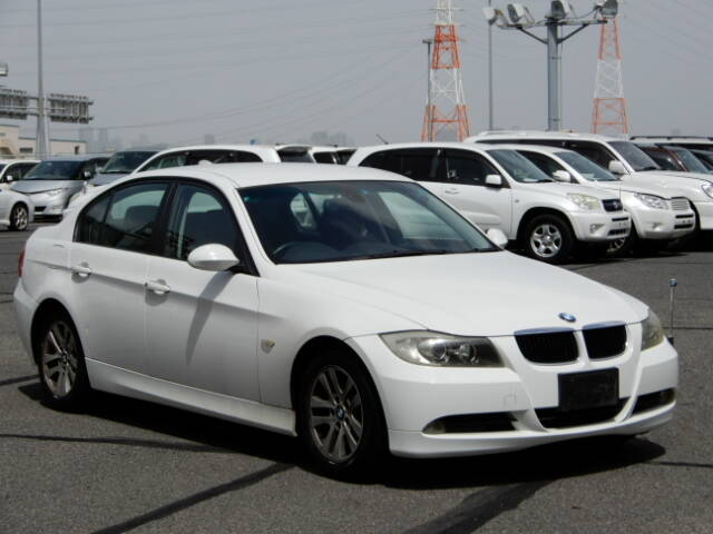 BMW 320i (3 SERIES)