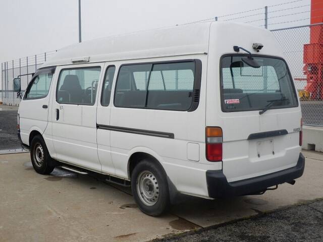 2003 TOYOTA HIACE COMMUTER - 5L diesel 