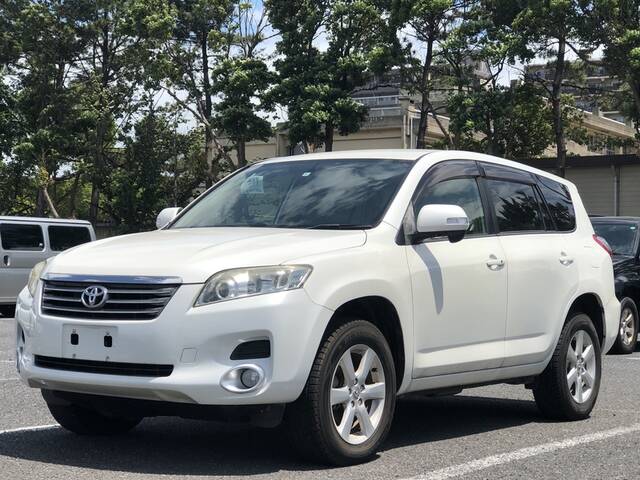 2008 Toyota Vanguard Suv With A Wide Interior And Cool