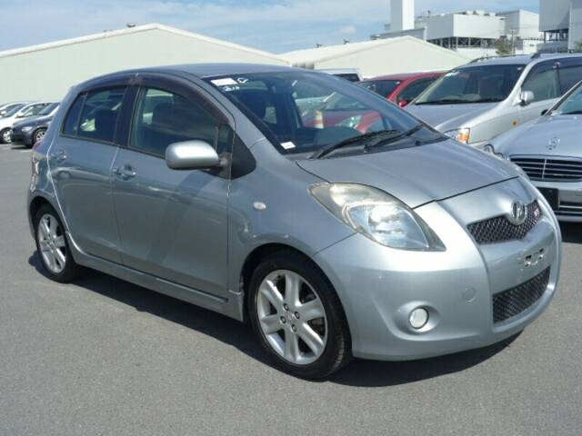 TOYOTA VITZ (YARIS) RS