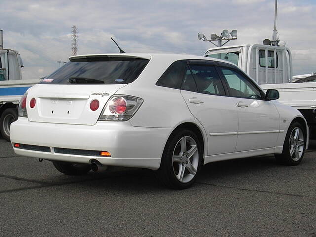 Toyota altezza wagon