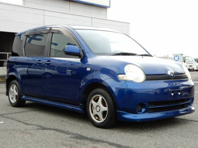 Toyota sienta 2003