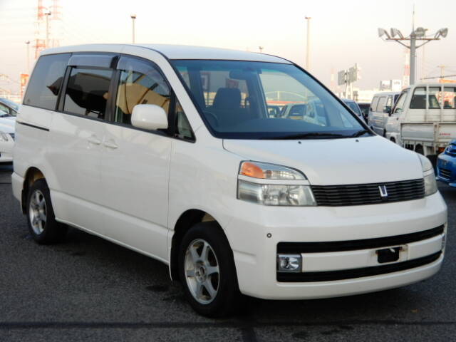 Toyota voxy 2001