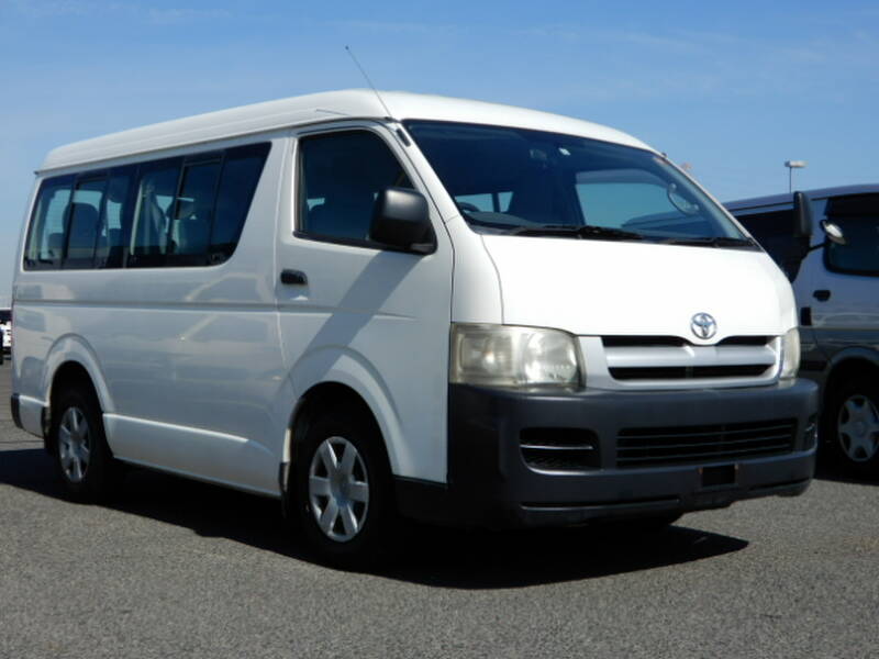 toyota hiace 2004 price