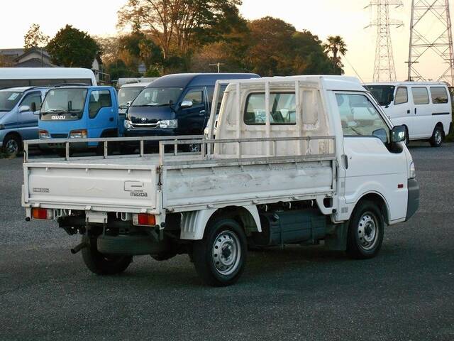 Грузовик мазда дром. Mazda Bongo Truck. Mazda Bongo 4wd грузовик. Mazda Bongo 1983 грузовик. Mazda Bongo Truck 4wd двухкабинный.