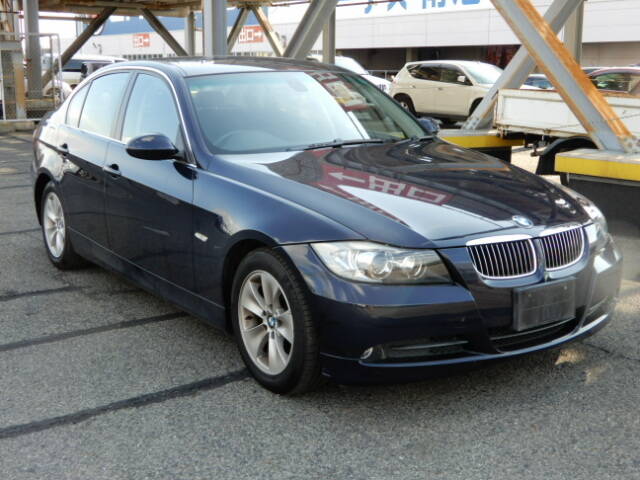 BMW 323i (3 SERIES)