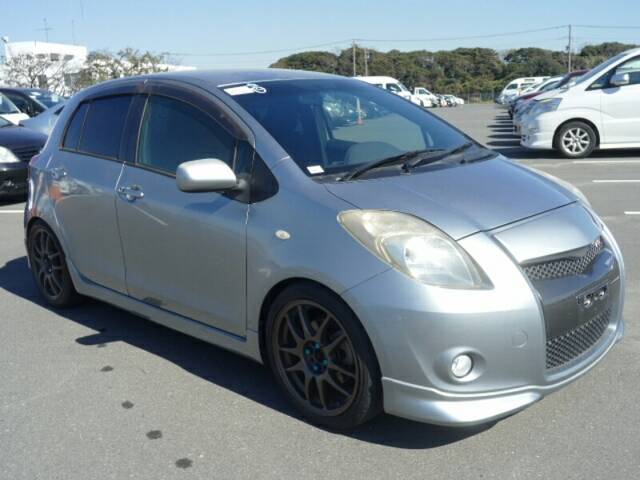 TOYOTA VITZ (YARIS) RS