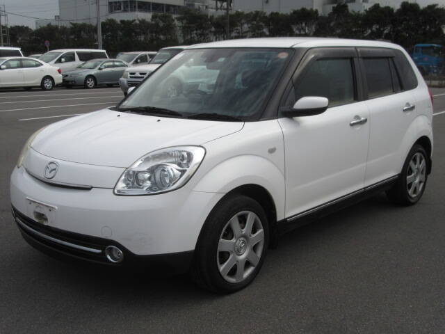 Mazda verisa 2008