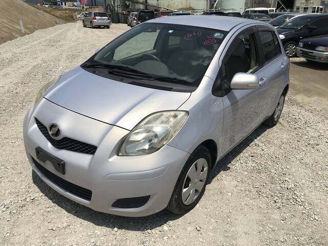 TOYOTA VITZ (YARIS) F