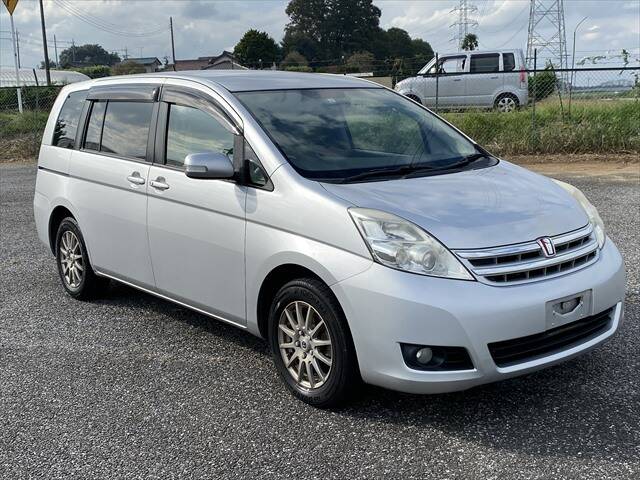 TOYOTA ISIS L