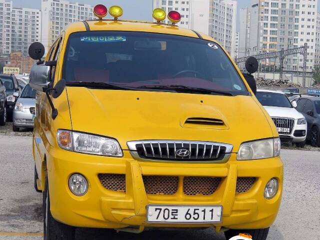 HYUNDAI STAREX