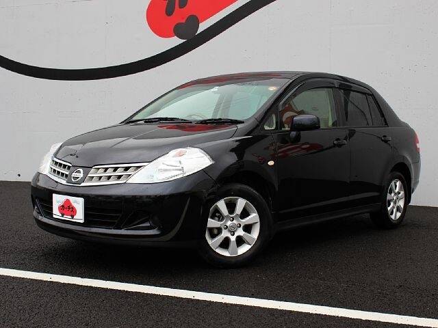 Nissan tiida latio 2010