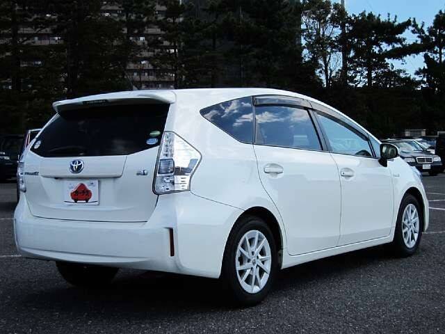 2013 TOYOTA PRIUS ALPHA Ref No.0120039126 Used Cars for Sale PicknBuy24.com