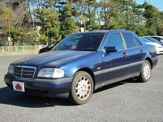 MERCEDES BENZ C200 (C CLASS)