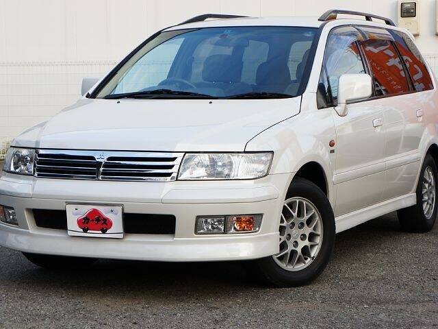 Митсубиси шариот. Mitsubishi Chariot Grandis 1998. Митсубиси Шариот Грандис. Мицубисичериот Гранди. Мицубисичериот Грандис Чериот.
