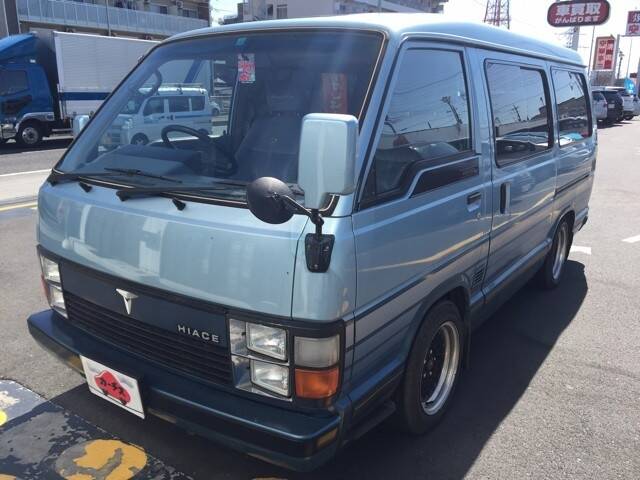 TOYOTA HIACE