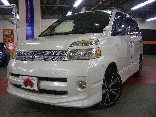 TOYOTA VOXY Z KIRAMEKI