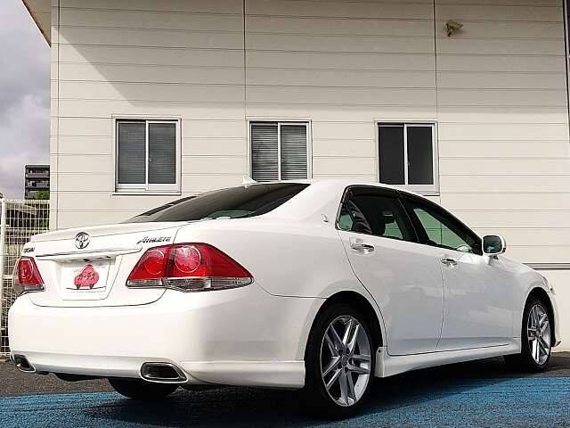 Toyota crown 2011