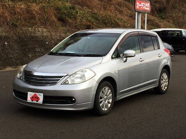 Nissan tiida axis