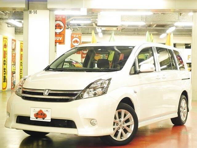 TOYOTA ISIS PLATANA
