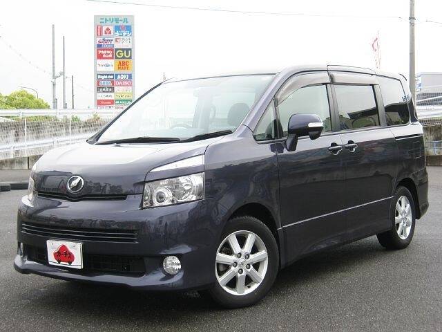 TOYOTA VOXY Z