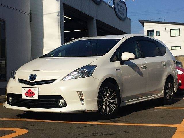 Toyota prius alpha 2013