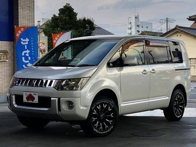 MITSUBISHI DELICA D5
