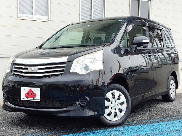 TOYOTA NOAH X