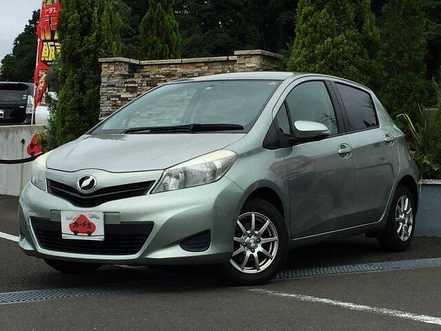 TOYOTA VITZ (YARIS) F