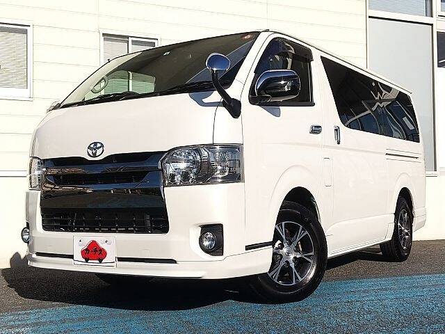 TOYOTA HIACE VAN