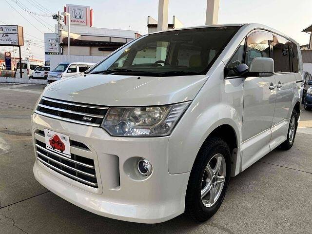 MITSUBISHI DELICA D5