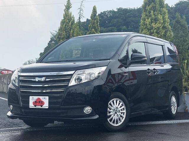 TOYOTA NOAH HYBRID X