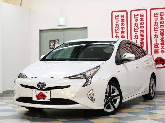TOYOTA PRIUS A TOURING SELECTION