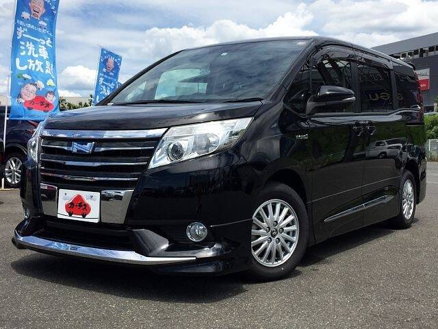 TOYOTA NOAH