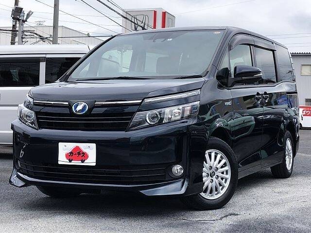 TOYOTA VOXY