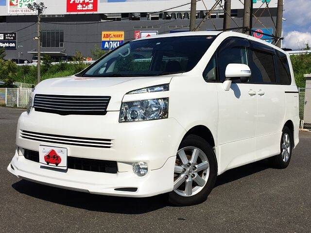 TOYOTA VOXY Z
