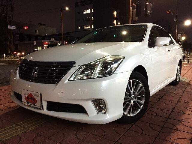 TOYOTA CROWN ROYAL SALOON