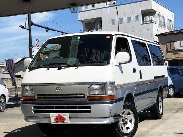 TOYOTA HIACE